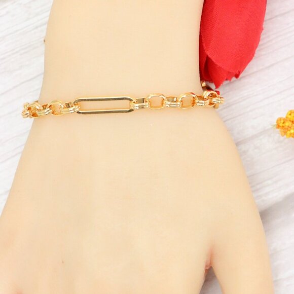 "Trendy Handmade Bracelet – A Thoughtful Gift for Girls & Women | UNVRC1512 - Picture 2 of 10